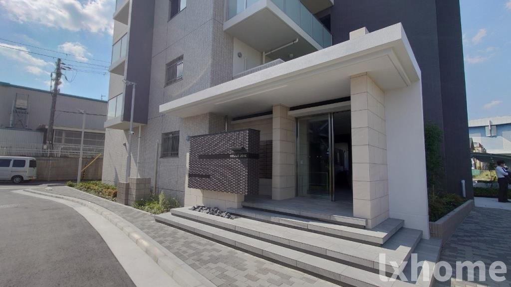 エントランス　清潔なエントランスです