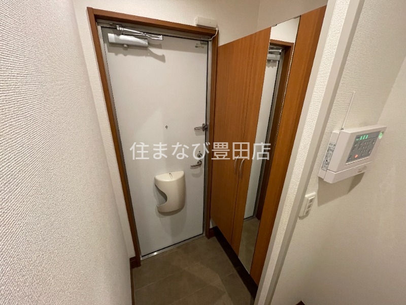 玄関　同型別部屋写真