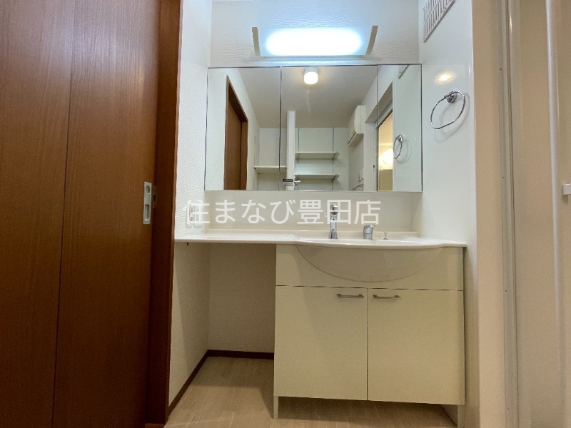 洗面設備　同型別部屋写真