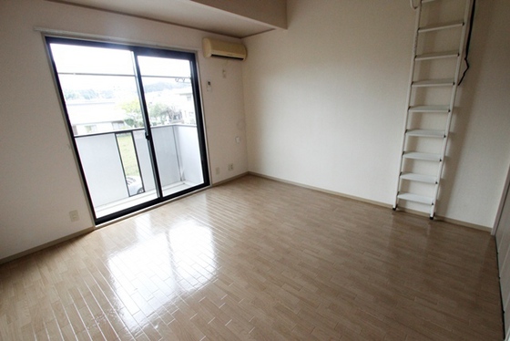 居室・リビング　※別部屋の写真です