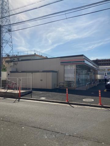 コンビニ　セブンイレブン（コンビニ）まで222m