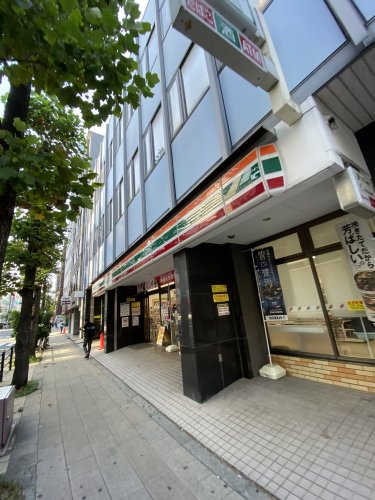 コンビニ　セブンイレブン（コンビニ）まで40m
