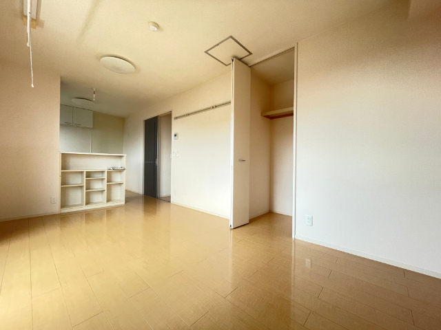 居室・リビング　横長のリビング