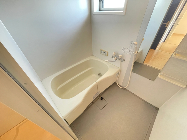 バス・シャワールーム　バスルーム