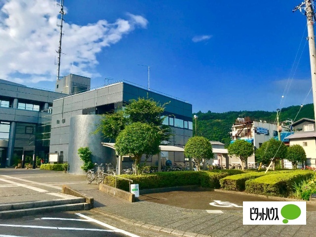 役所　藤枝市岡部支所（役所）まで873m