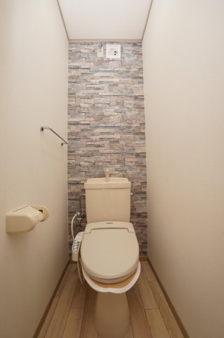 トイレ　温水洗浄暖房便座