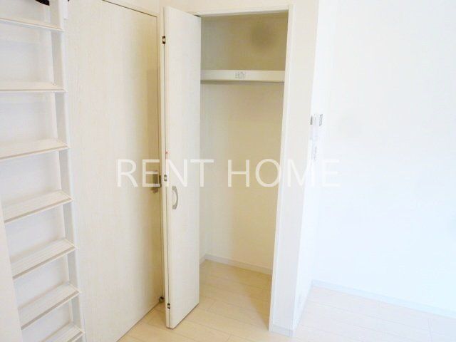 収納　クローゼット付きです。