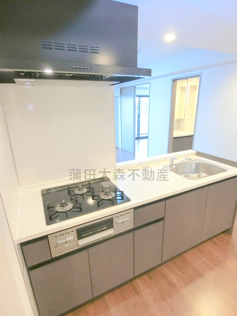 キッチン　3口ガスグリル付システムキッチン