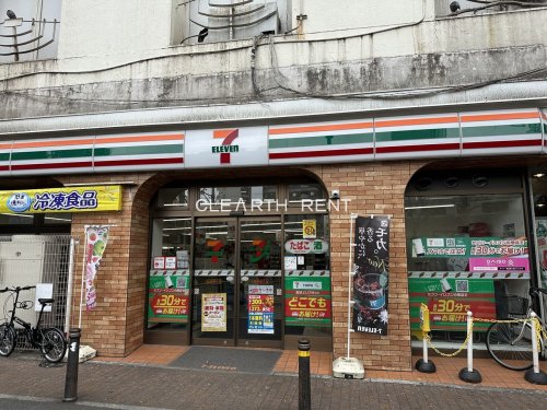 コンビニ　セブンイレブン池袋東口店（コンビニ）まで709m