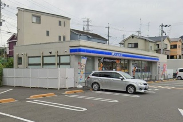 コンビニ　ローソン　茨木郡山二丁目店（コンビニ）まで549m
