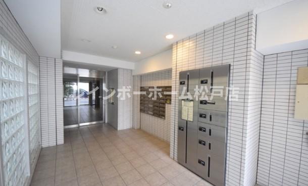 ロビー　建物の内部です