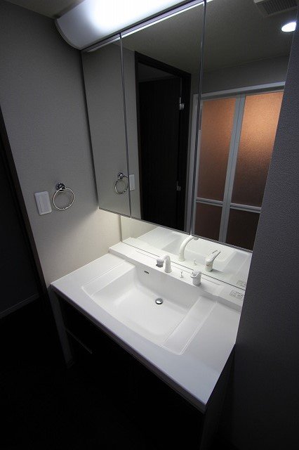 洗面設備　同物件別号室のものです。