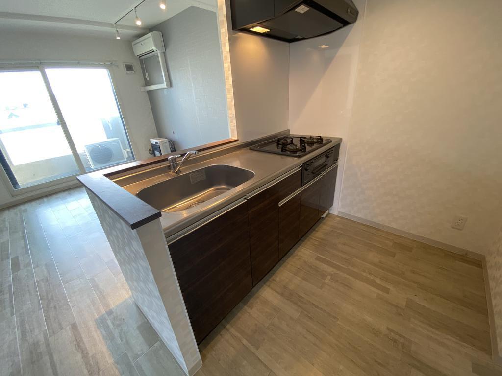 キッチン　人気の対面システムキッチンタイプです！