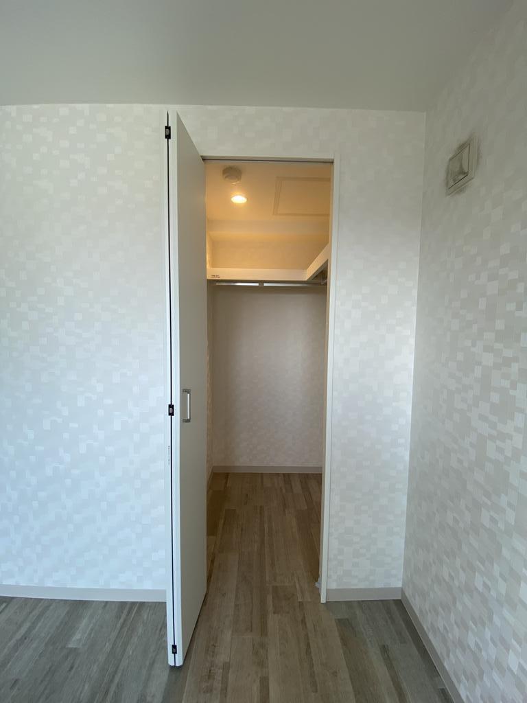 収納　収納力のあるウォークインクローゼットです！