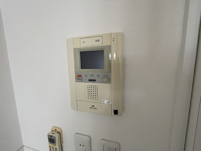 セキュリティ　TVモニター付きインターホンです