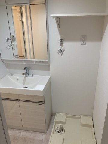 洗面設備　独立洗面化粧台付き