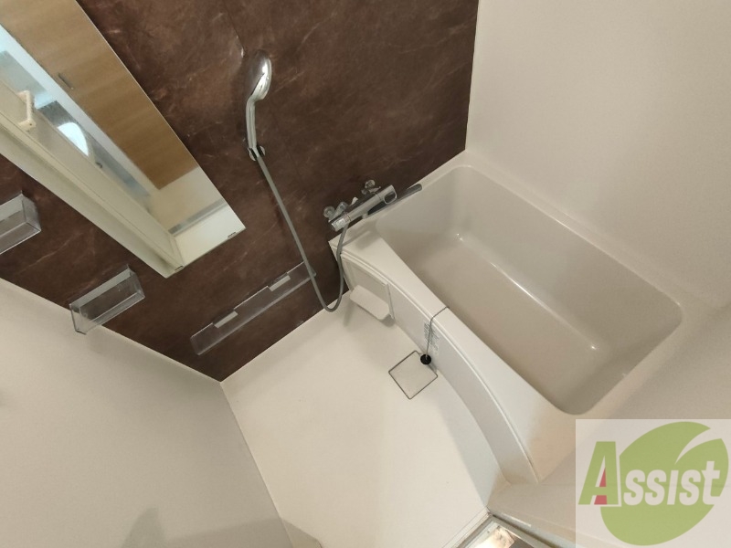 バス・シャワールーム　お風呂になります。一日の疲れを癒してくださいね。