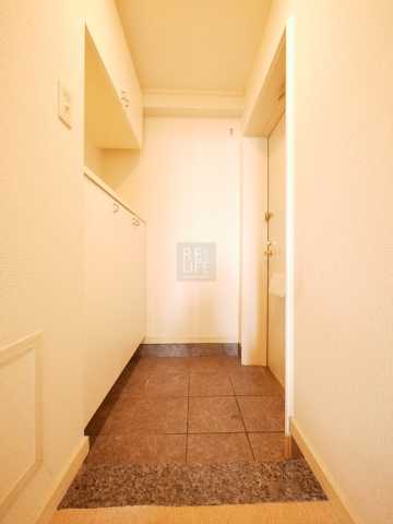 玄関　朝日サテライト六本木の玄関