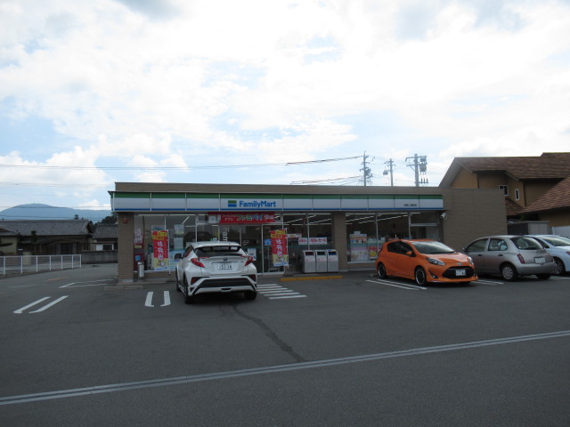 コンビニ　ファミリーマート伊勢二見町店（コンビニ）まで877m