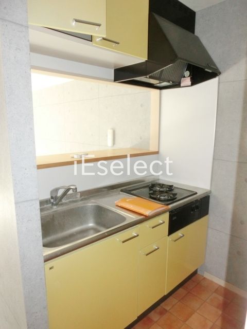 キッチン　２口ガスシステムキッチン。