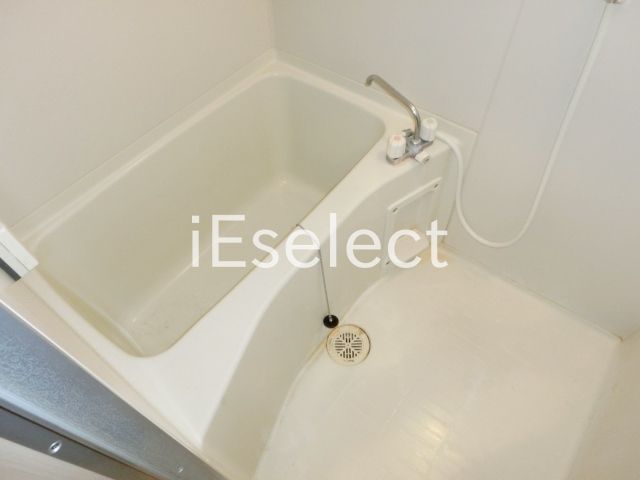 バス・シャワールーム　きれいなバスルーム。