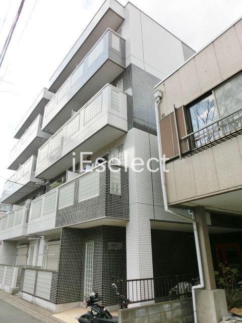 建物外観　商業施設までも楽々です。