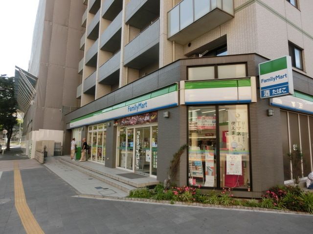 コンビニ　ファミリーマート千葉中央1丁目店（コンビニ）まで377m