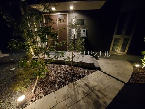 エントランス　オートロック式エントランスで不審者の侵入を防ぎます☆