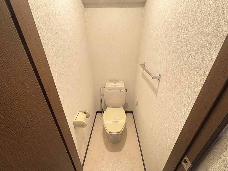 トイレ　※別部屋の写真となります。