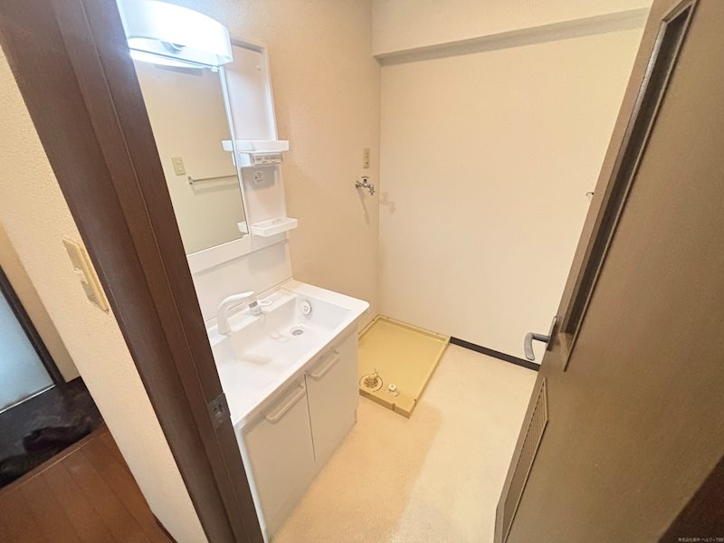 洗面設備　※別部屋の写真となります。