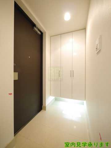 玄関　ランテンヌ四谷