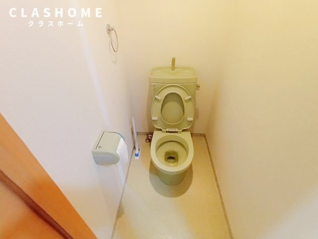 トイレ　同物件の別部屋になります。