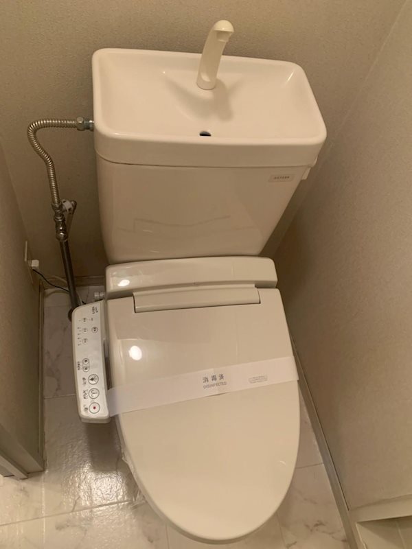 トイレ　別号室の参考写真です。