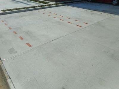 駐車場　駐車場に車を止められます