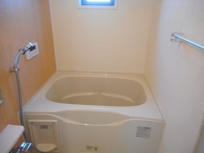 バス・シャワールーム　ゆったり過ごせるお風呂です