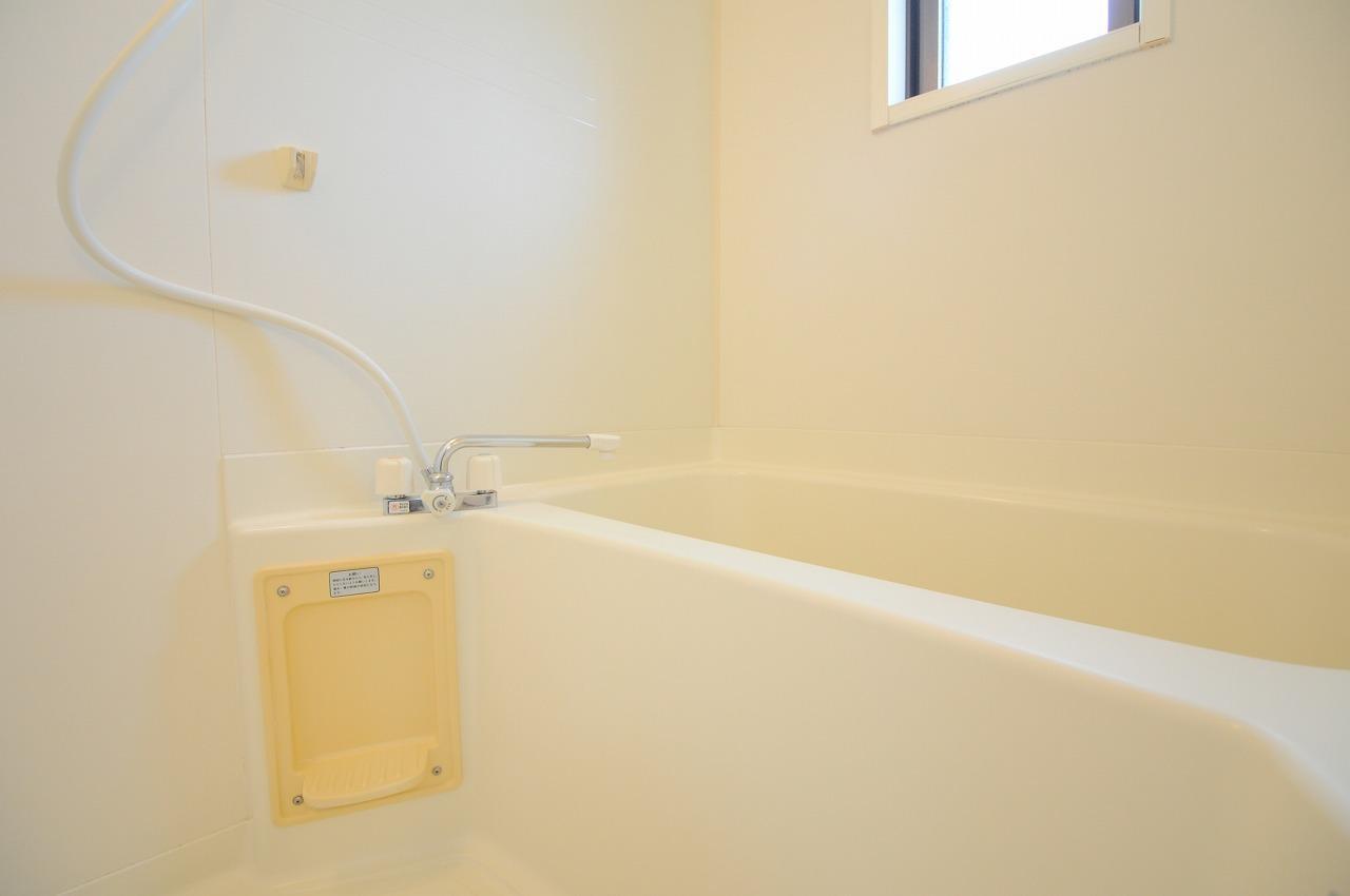 バス・シャワールーム　浴室（換気窓付）