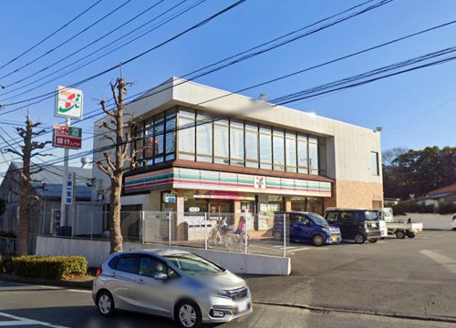 コンビニ　セブンイレブン（コンビニ）まで539m