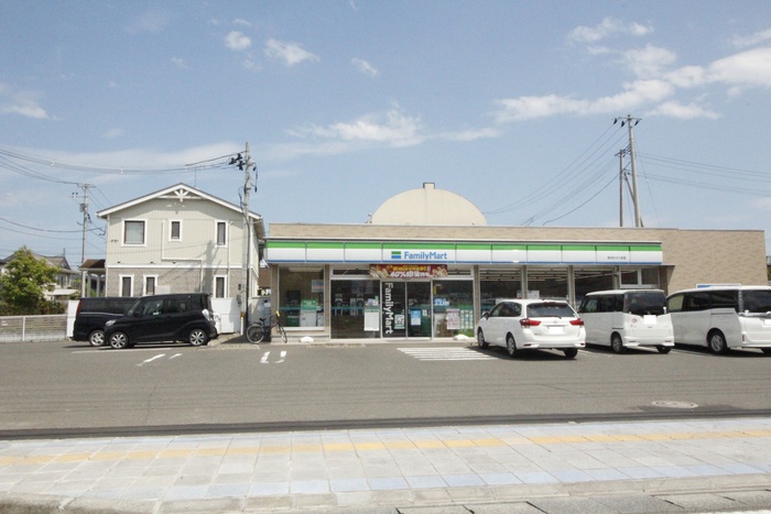 コンビニ　ファミリーマート 岩沼たけくま店（コンビニ）まで1100m