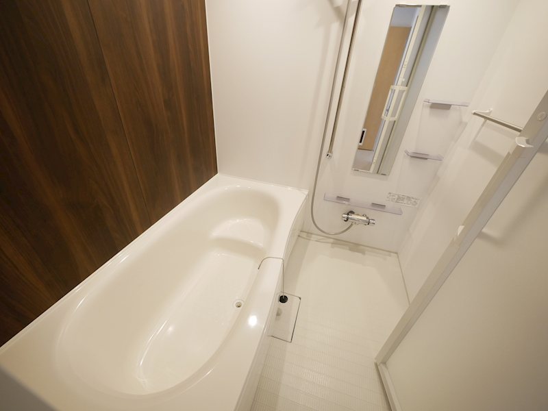 バス・シャワールーム　シャワー・追い焚き給湯