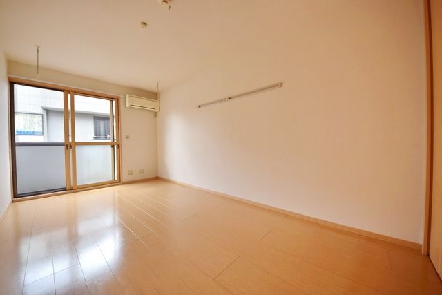 その他部屋・スペース　★８帖のフローリングの洋室です★