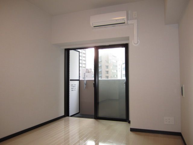 居室・リビング　広々洋室７．９帖。