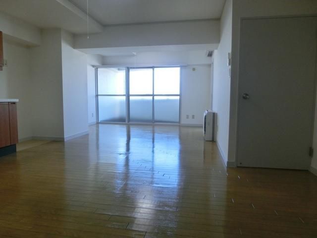 居室・リビング　約２０帖の広々としたリビング