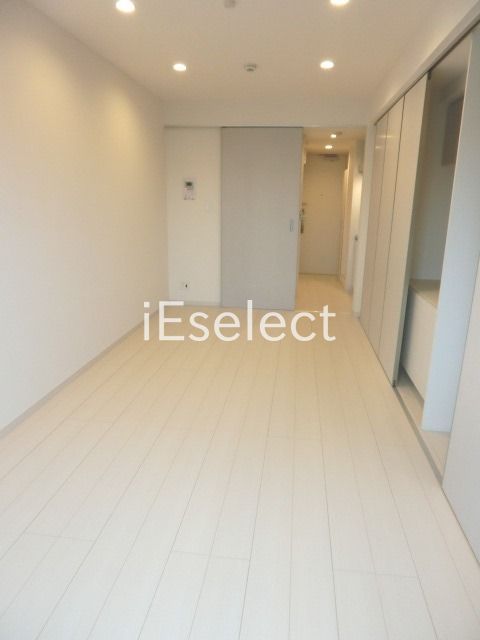 その他部屋・スペース　洋室8.8帖です、エアコン1基付き