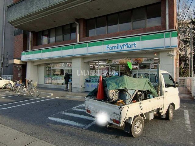 コンビニ　ファミリーマート 栗東中学校前店（コンビニ）まで266m
