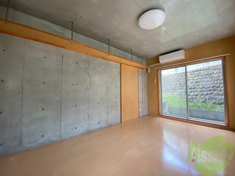 居室・リビング　８．３帖もある、広々としたお部屋となっております。