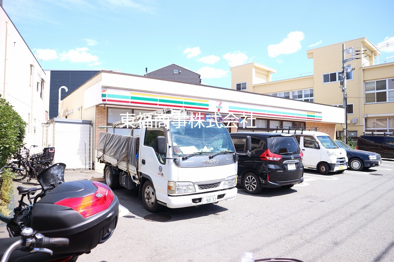 コンビニ　セブンイレブン（コンビニ）まで1040m