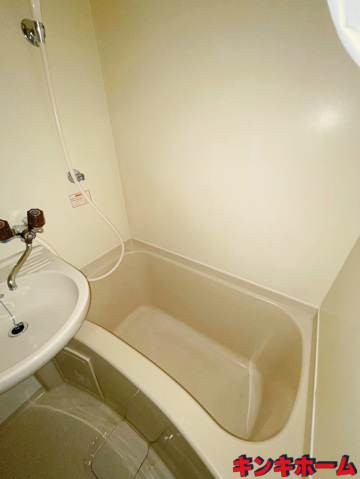 バス・シャワールーム　写真は別のお部屋です。※現況を優先します写真は別のお部屋です