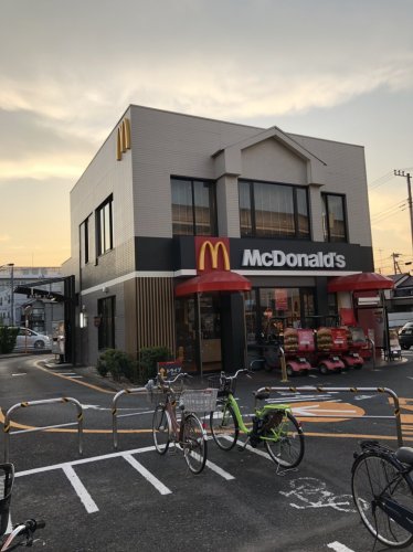 飲食店　マクドナルド 尾久橋通り江北店（飲食店）まで733m