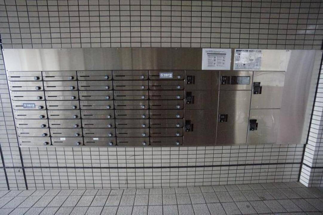 エントランス　宅配ボックス