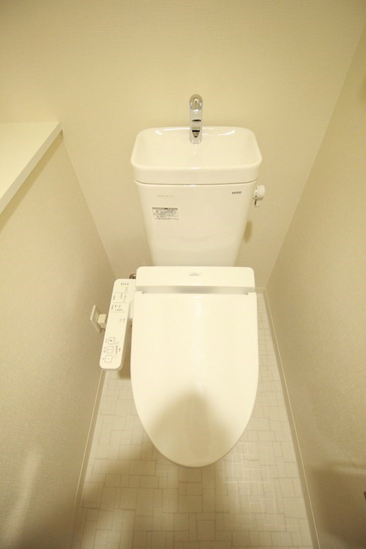 トイレ　暖房温水洗浄便座